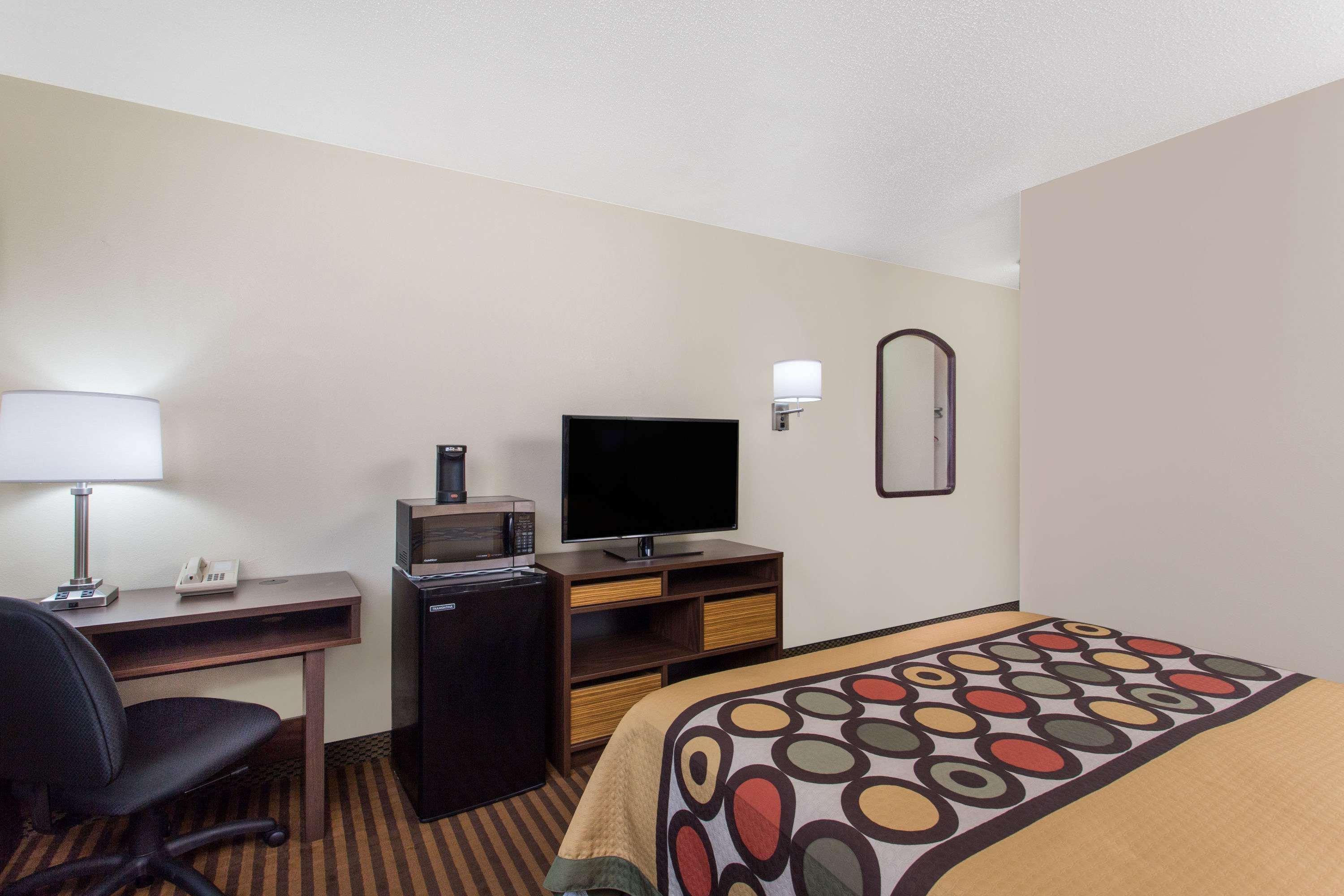 Мотель Super 8 By Wyndham Eau Claire I-94 Экстерьер фото